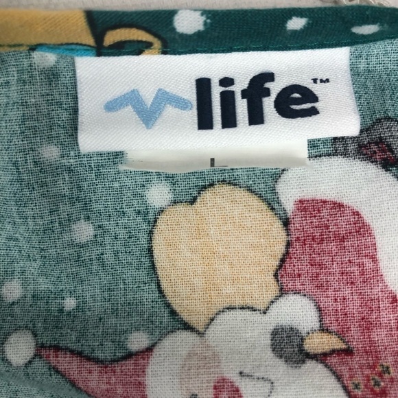 LIFE Women’s Christmas Scrub Top Sz Large Multi Color Short Sleeves Pockets - Picture 4 of 8
